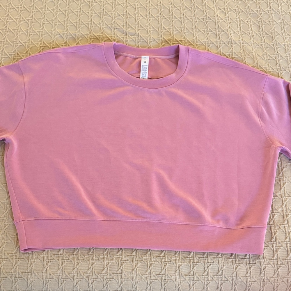 lululemon athletica Cropped Pink Sweatshirt/Size 12